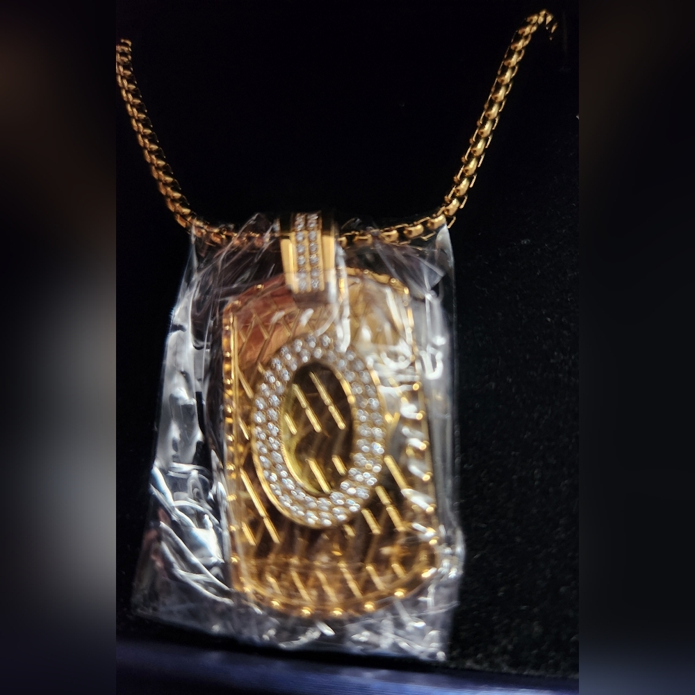 ETEVON MEN INITIAL CAPITAL "O" LETTER NECKLACE